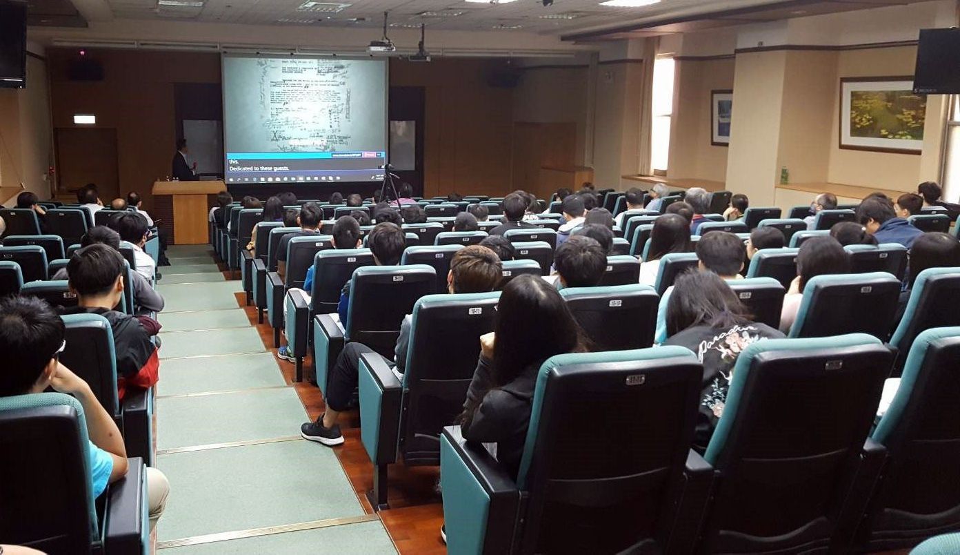 The AI application seminar, which NCKU and Microsoft jointly held in November, sees many participants.